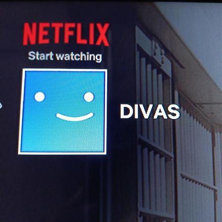 Divas Appartamento Наполи Екстериор снимка